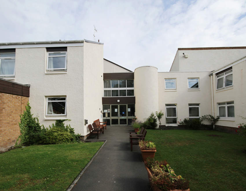 West Lodge Gardens, Clackmannanshire, Clackmannanshire, FK10 2HX