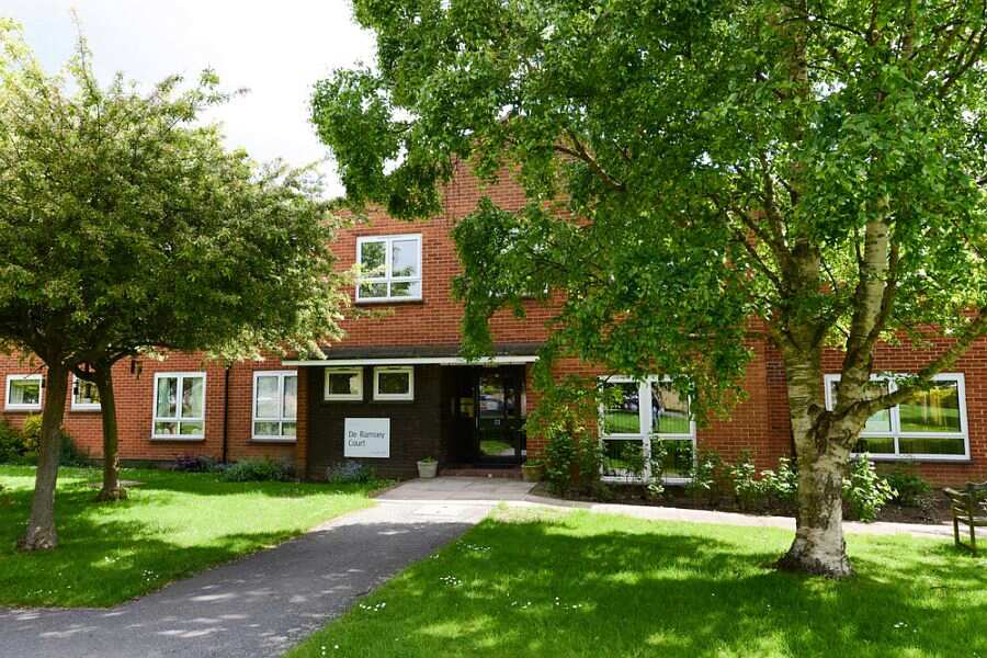 De Ramsey Court, Huntingdonshire, Cambridgeshire, PE28 2SY Sheltered