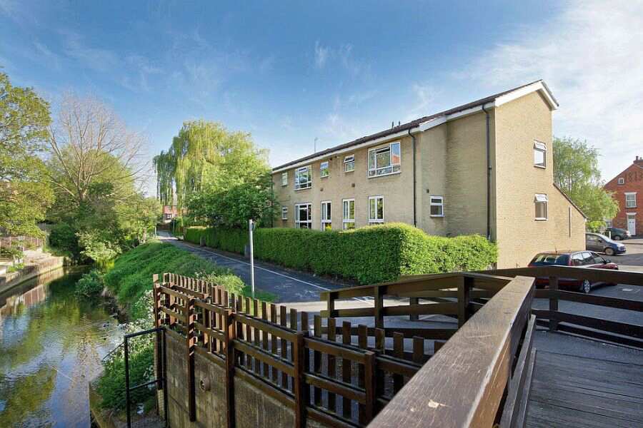 Welby Everard Court