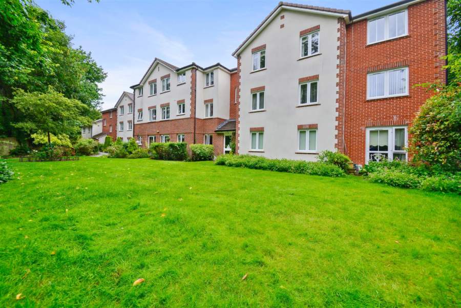 Sanders Court, Brent, Greater London, CM14 5FG For sale Sheltered