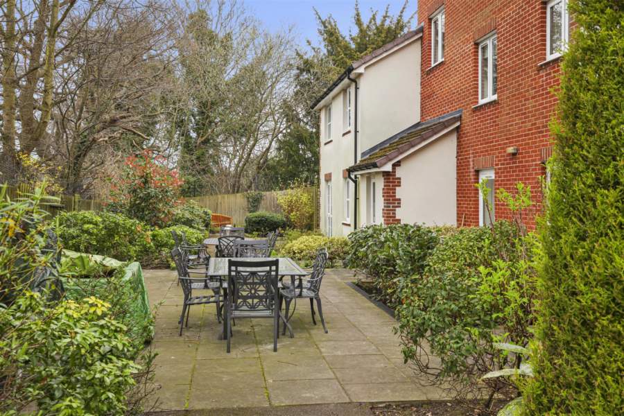 Sanders Court, Brent, Greater London, CM14 5FG For sale Sheltered