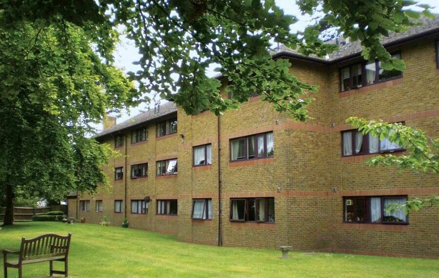 Hanover Gardens, Three Rivers, Hertfordshire, WD5 0AX Sheltered