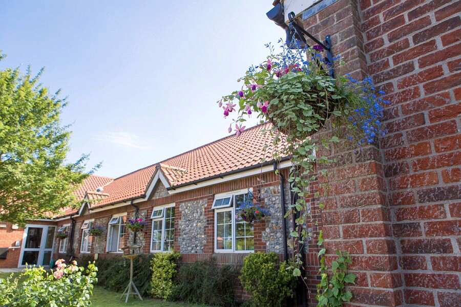 Lincoln House Care Home, Breckland, Norfolk, NR20 4LT Nursing home