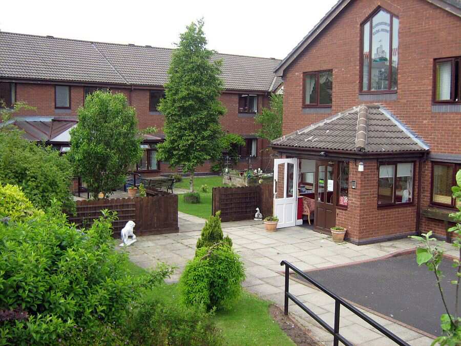 Castleview Care Home, Alnwick, Northumberland, NE66 1HL Nursing home