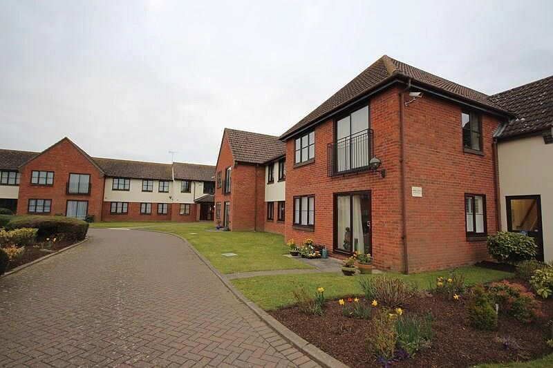 Priory Park, Tendring, Essex, CO16 8TE To rent/let Sheltered
