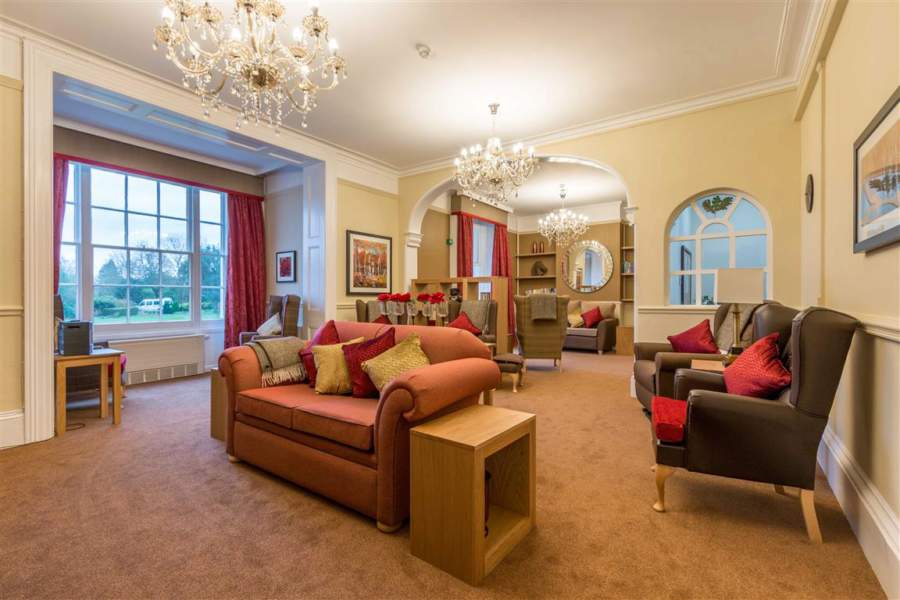 Red Oaks Care Home, Horsham, West Sussex, BN5 9UY Nursing home