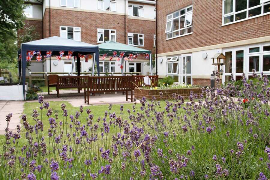 Ty Enfys Care Home, Cardiff, Cardiff, CF23 7EP Nursing home