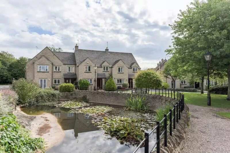 St Mary's Mead, West Oxfordshire, Oxfordshire, OX28 4EZ Sheltered