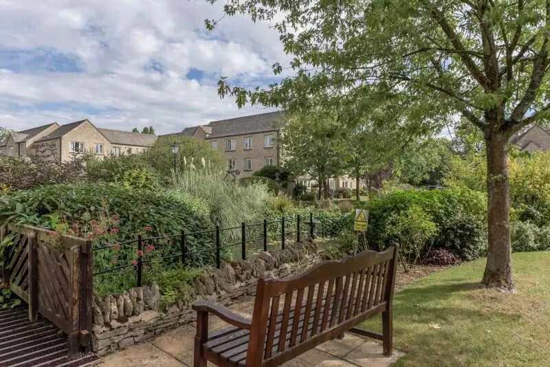 St Mary's Mead, West Oxfordshire, Oxfordshire, OX28 4EZ Sheltered