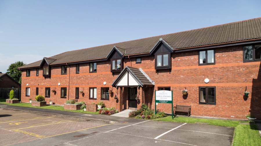 Llys y Tywysog Care Home, Swansea, Swansea, SA4 4JW Nursing home