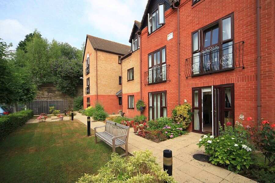 Kingfisher Court, Wychavon, Worcestershire, WR9 8UU For sale