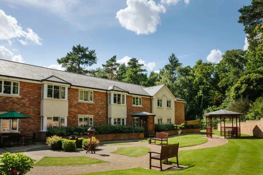 Holly Lodge Nursing Home, Surrey Heath, Surrey, GU16 9NP Nursing home