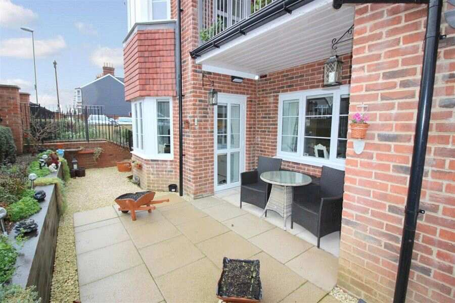 Clarence Court, Horsham, West Sussex, RH13 5TS Sheltered housing