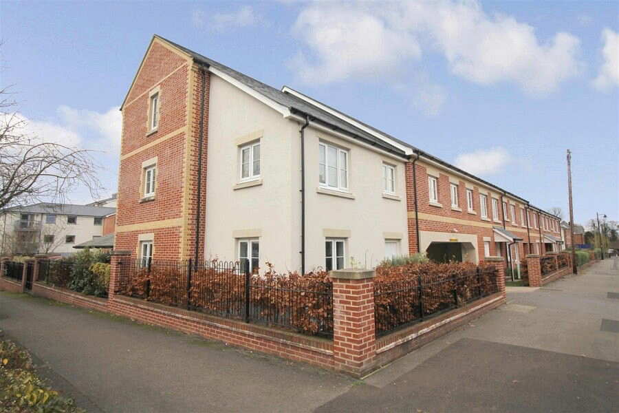 Emma Court, Basingstoke and Deane, Hampshire, RG21 7QF For sale