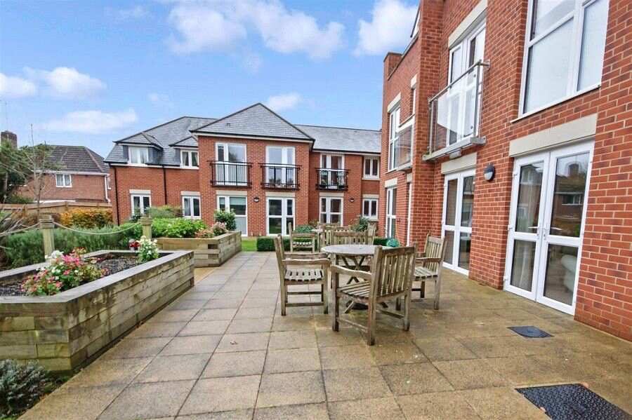 Haven Court, Southampton, Hampshire, SO45 5DA For sale Sheltered