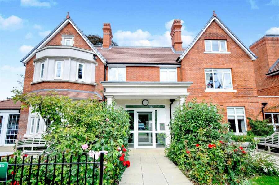 Faulkner House, Bromley, Greater London, BR7 6FA For sale Sheltered
