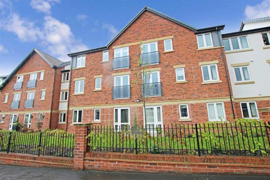 Valley Court, Bury, Greater Manchester, BL0 9FY For sale Sheltered
