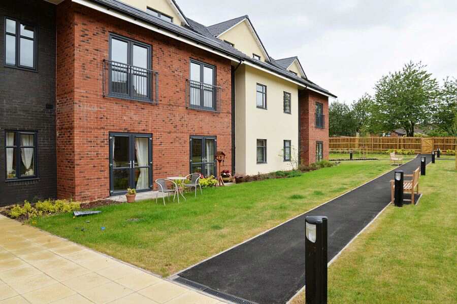 b Ellis Court, Rugby, Warwickshire, CV21 4JD Housing with care