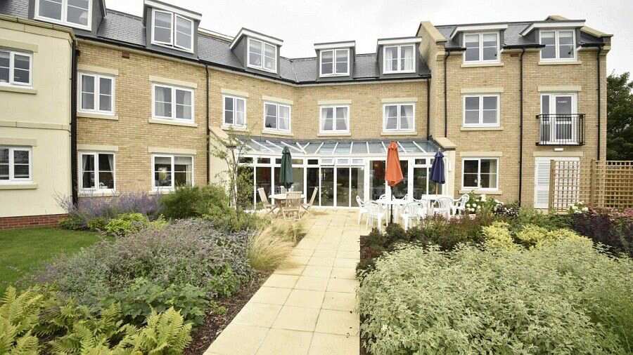 Linden Lodge, Cherwell, Oxfordshire, OX26 6GE Sheltered housing