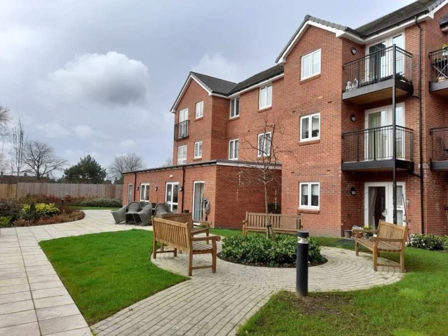 Miller Place, Bedford, Bedfordshire, MK41 8EZ For sale Sheltered