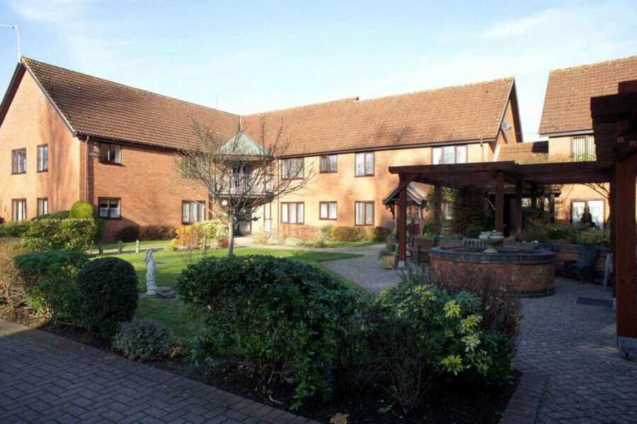Chiltern Court, Reading, Berkshire, RG4 8RR Sheltered housing
