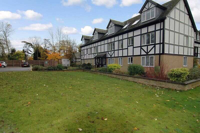 The Chestnuts, Huntingdonshire, Cambridgeshire, PE29 2LL For sale