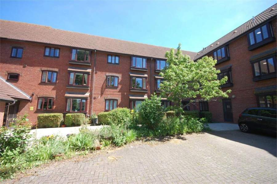 Churchill Court, Aylesbury Vale, Buckinghamshire, HP21 7RG New sales Sheltered housing