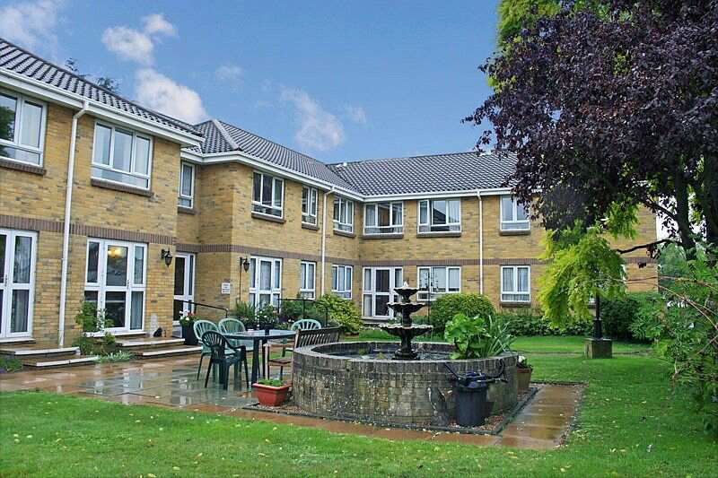 Arbrook Court, Kingston upon Thames, Greater London, KT9 1NS For sale