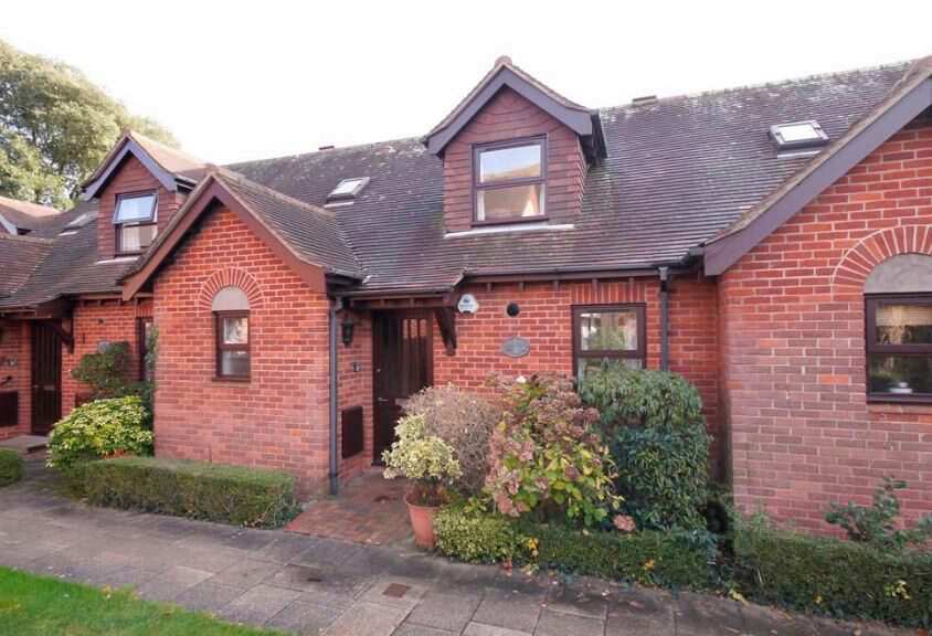 Court Cottages