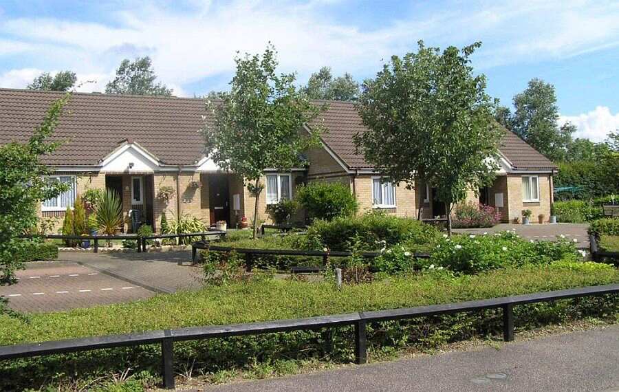 Larkspur Avenue, Milton Keynes, Buckinghamshire, MK14 7NJ Sheltered