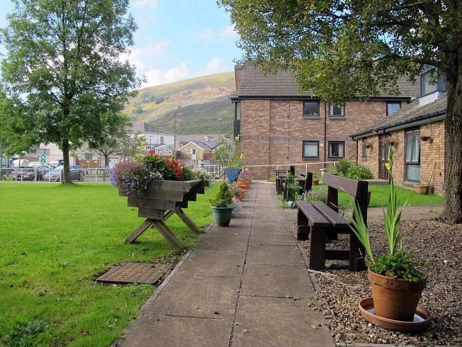 LlysyCapel, Blaenau Gwent, Blaenau Gwent, NP13 3HA Sheltered