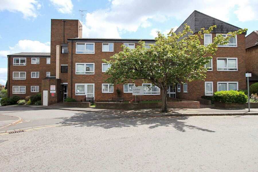Jubilee Lodge, Redbridge, Greater London, E18 1BQ To rent/let