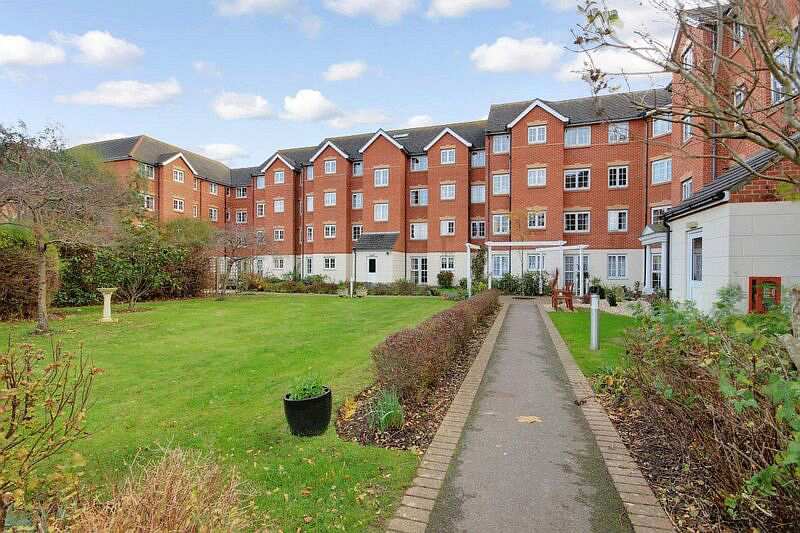 Holmbush Court, Portsmouth, Hampshire, PO5 3HY For sale Sheltered