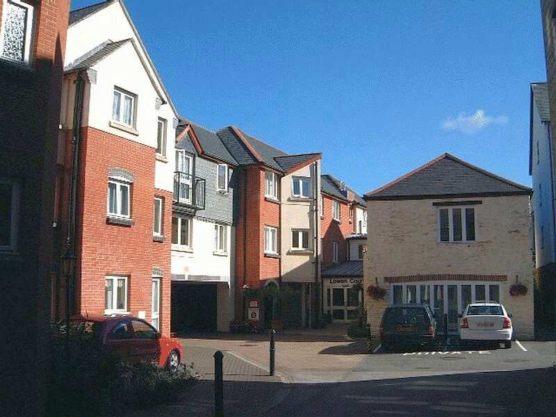 Lowen Court