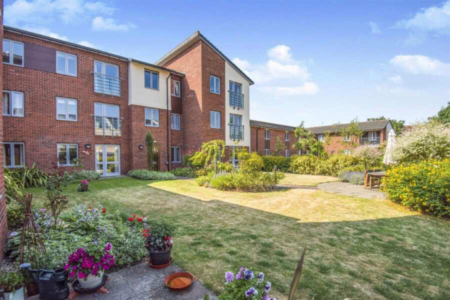 Avalon Court, Lincoln, Lincolnshire, LN1 3ES For sale Sheltered