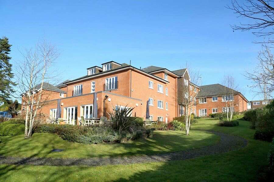 Holmesdale Manor, Reigate & Banstead, Surrey, RH1 1NX Sheltered